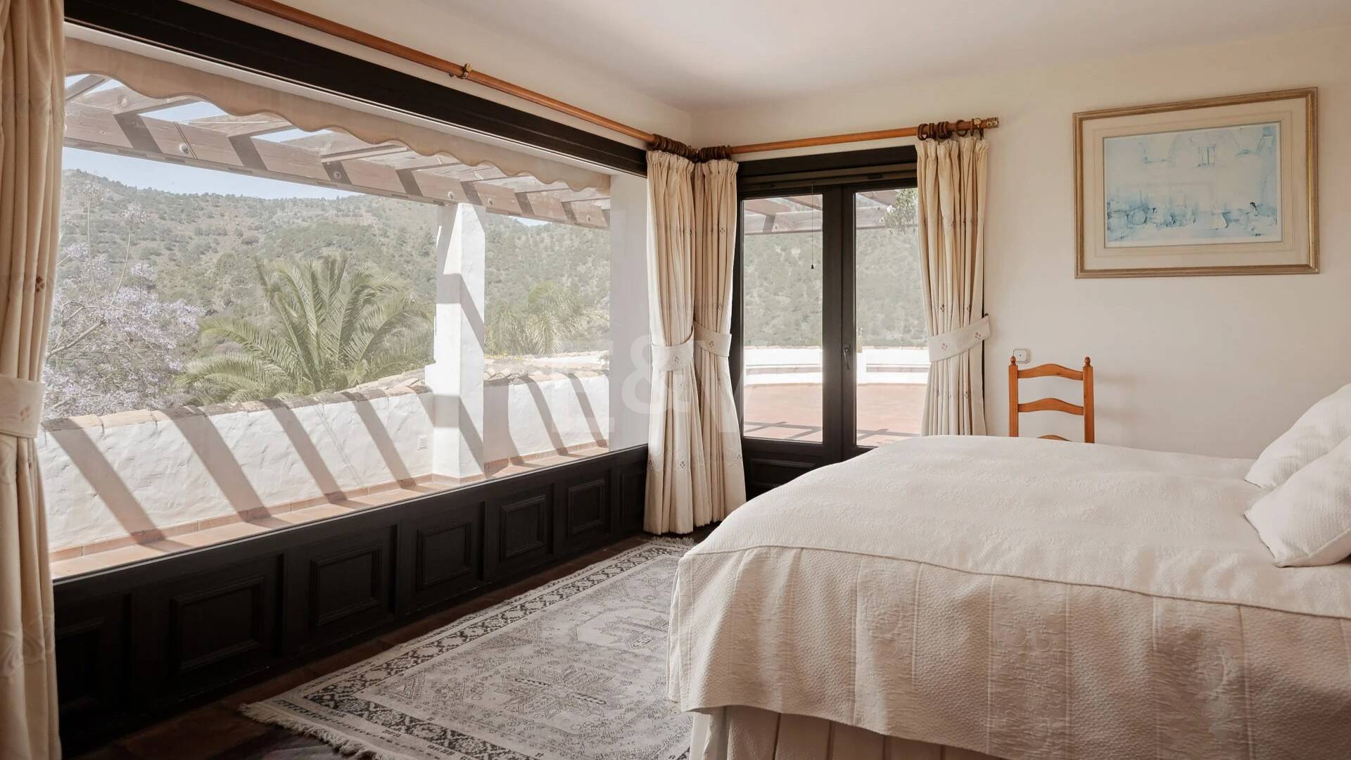 Extraordinär andalusisk Villa med Breathtaking Lake och Mountain Views i Istán