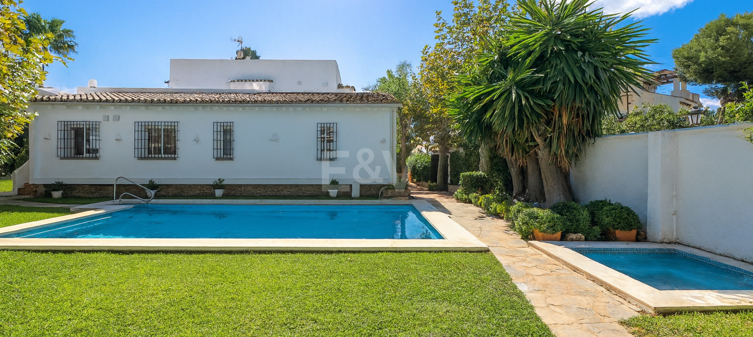 Retraite côtière privée combinant paix, emplacement privilégié et valeur exceptionnelle