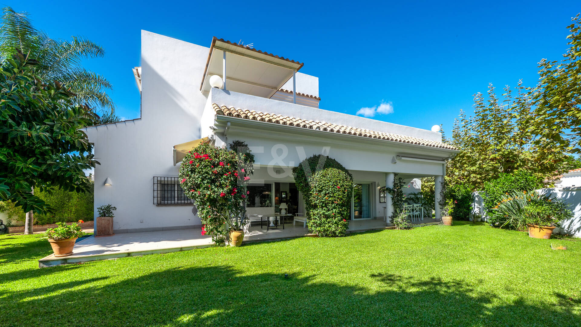 Private Coastal Retreat Combining Peace, Prime Location and Exceptional Value