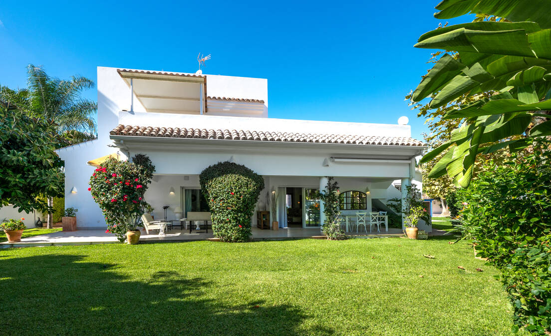 Private Coastal Retreat Combining Peace, Prime Location and Exceptional Value