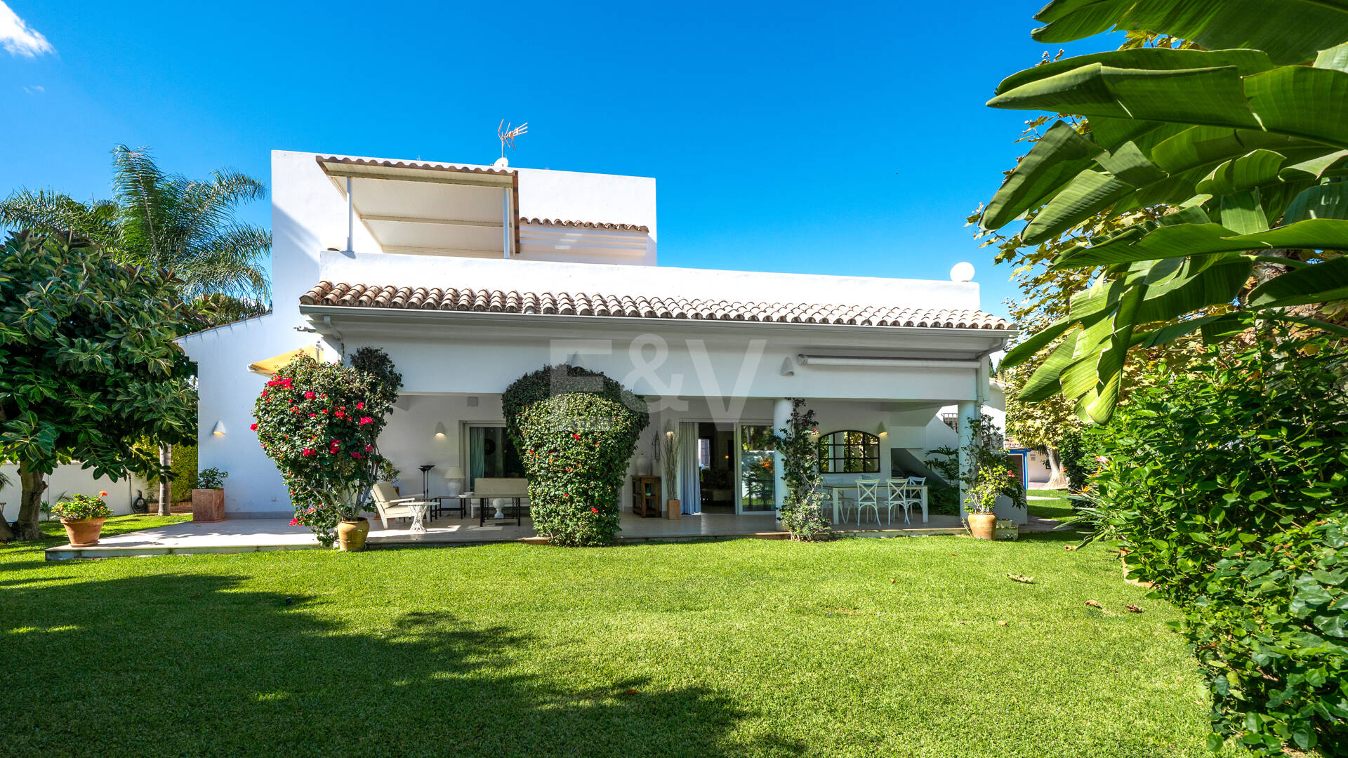 Private Coastal Retreat Combining Peace, Prime Location and Exceptional Value