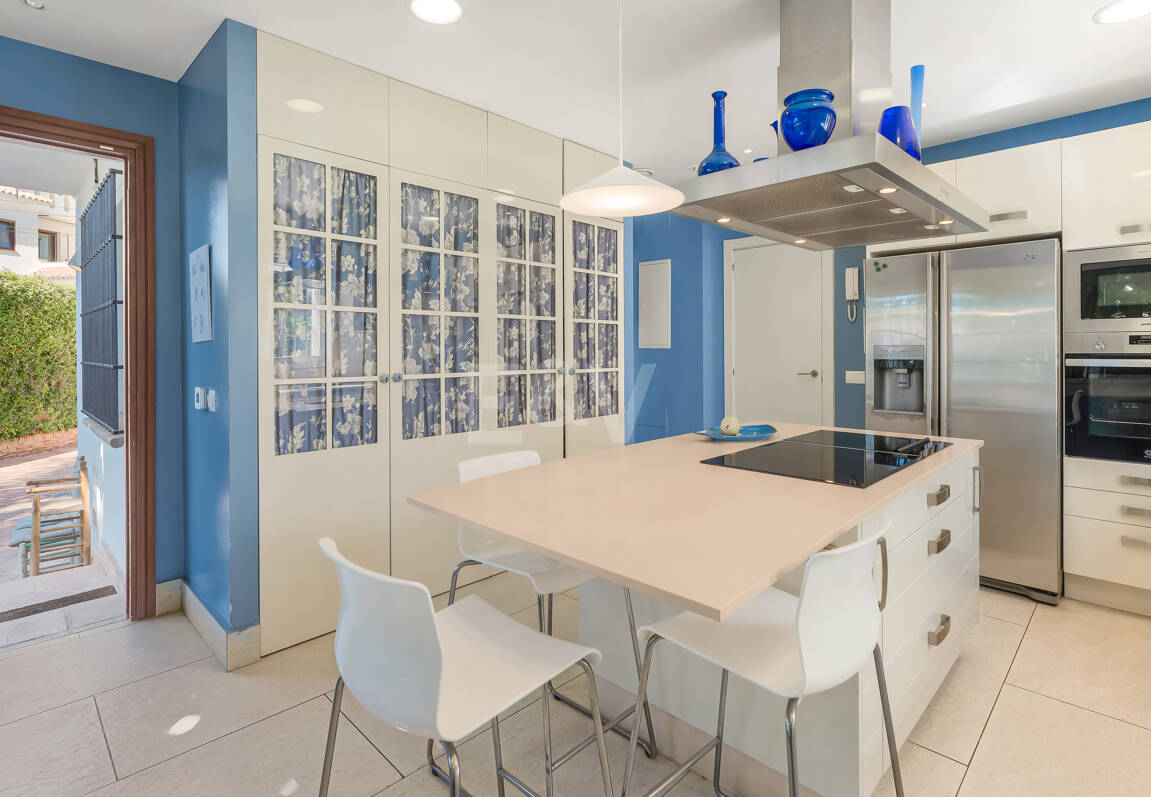 Privat kustretreat som kombinerar fred, primär plats och exceptionellt värde