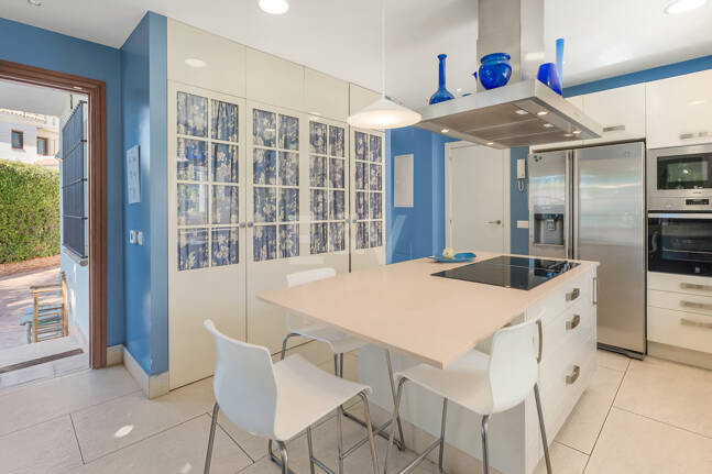 Privat kustretreat som kombinerar fred, primär plats och exceptionellt värde