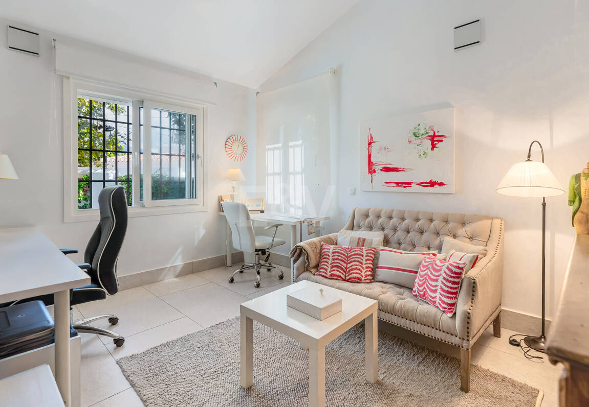 Privat kustretreat som kombinerar fred, primär plats och exceptionellt värde