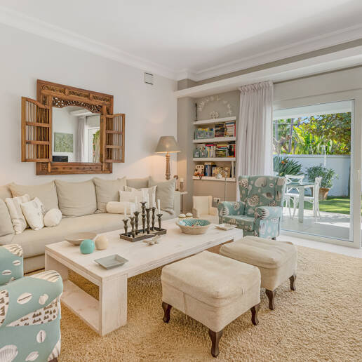 Privat kustretreat som kombinerar fred, primär plats och exceptionellt värde