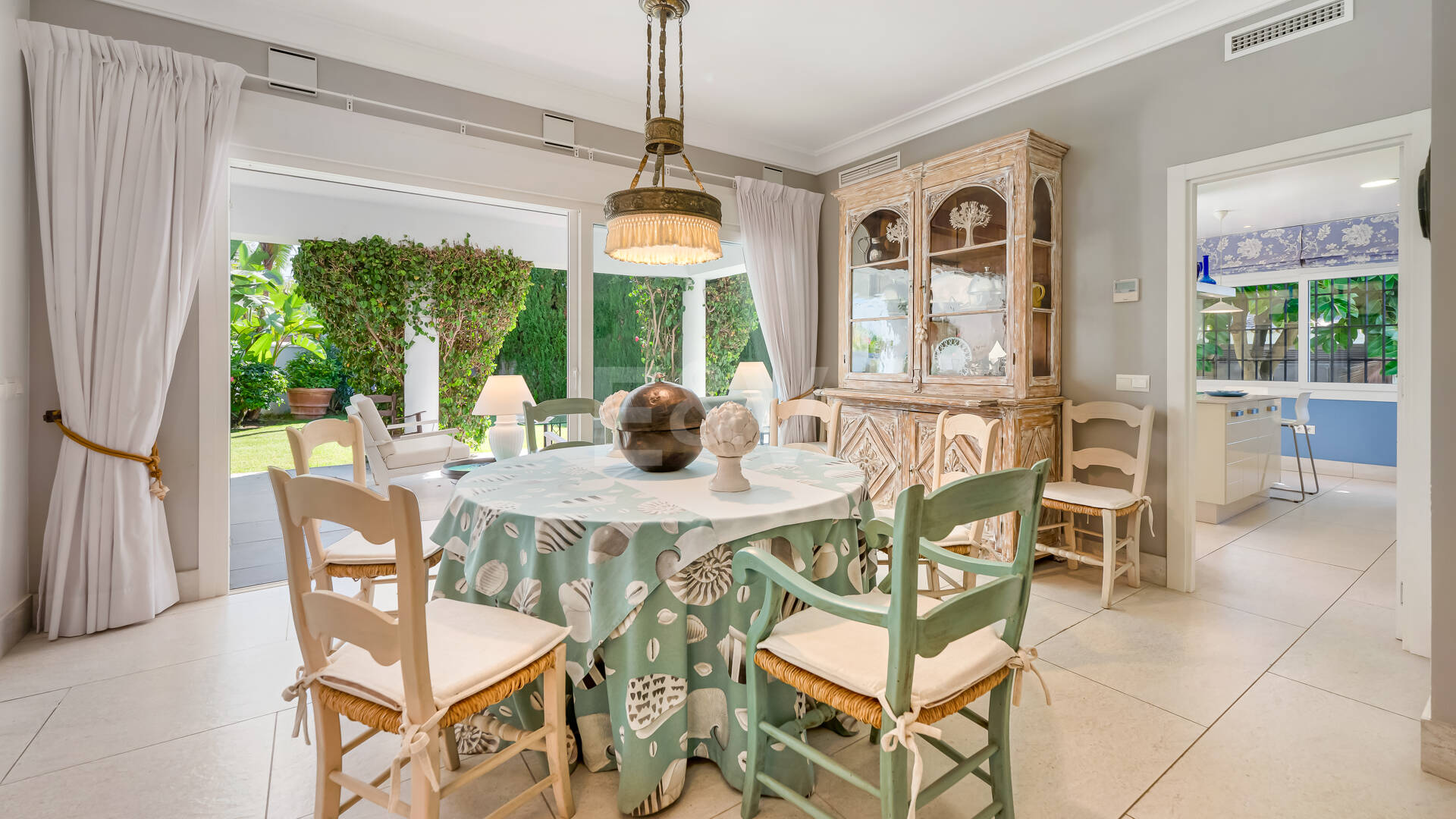 Private Coastal Retreat Combining Peace, Prime Location and Exceptional Value