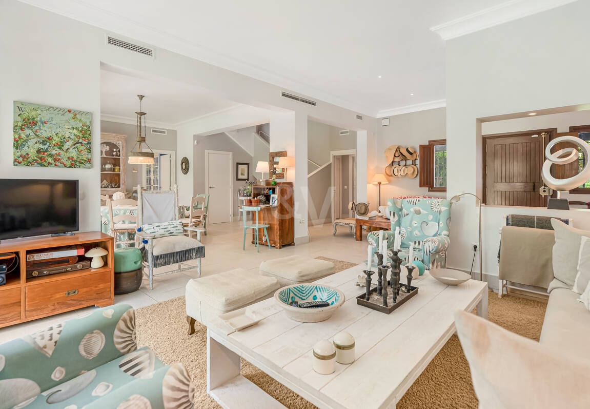 Privat kustretreat som kombinerar fred, primär plats och exceptionellt värde