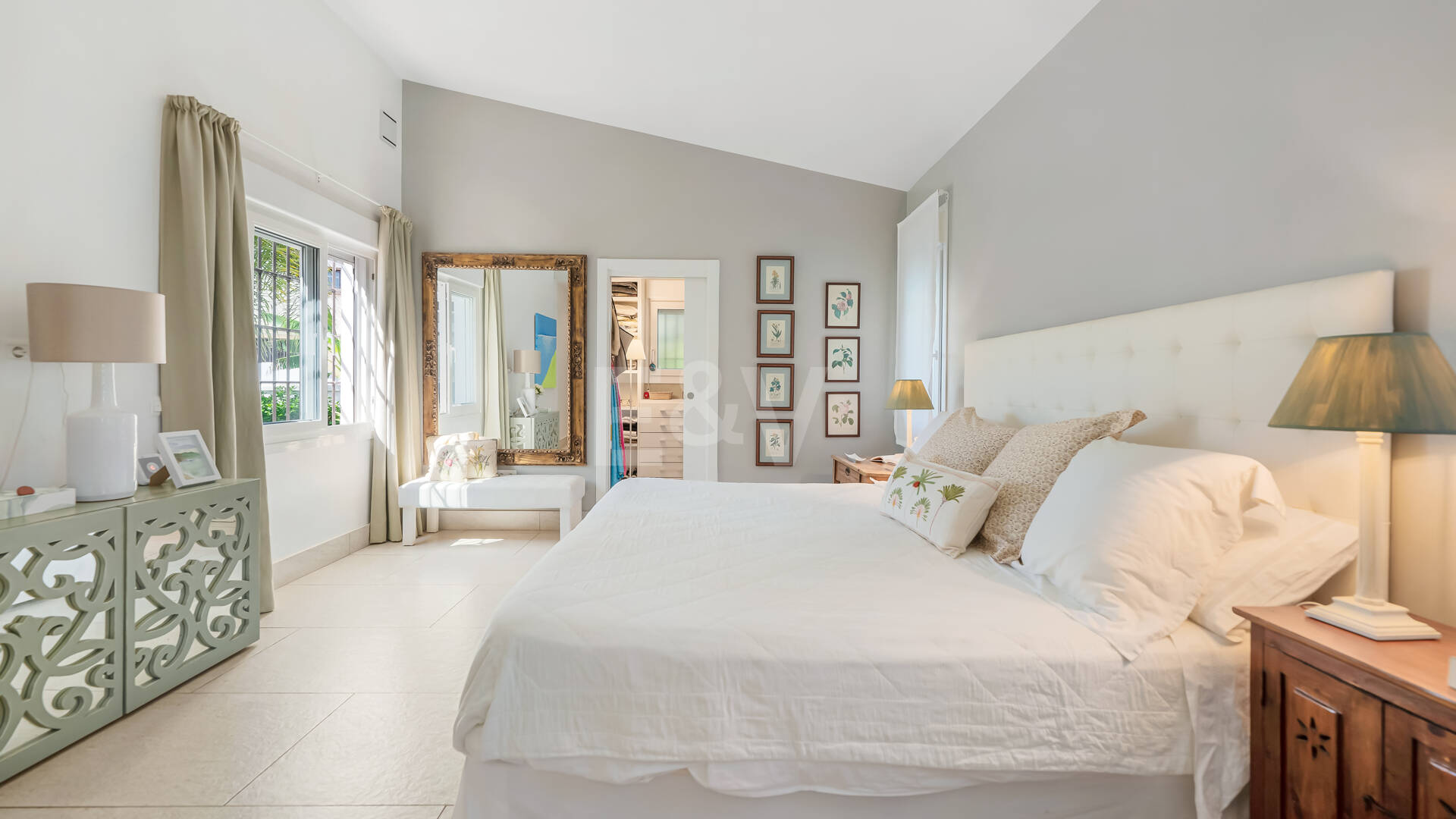 Private Coastal Retreat Combining Peace, Prime Location and Exceptional Value