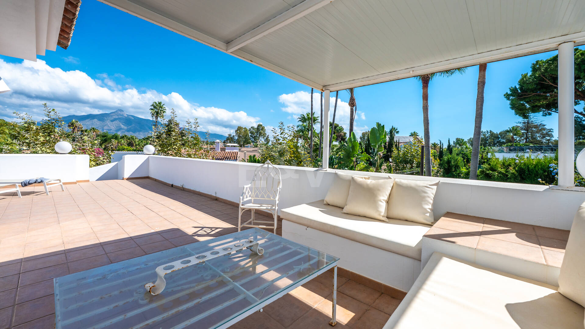 Private Coastal Retreat Combining Peace, Prime Location and Exceptional Value