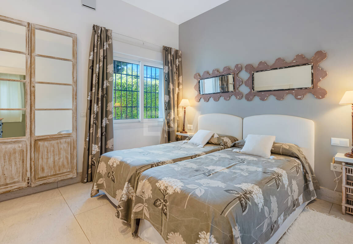 Privat kustretreat som kombinerar fred, primär plats och exceptionellt värde