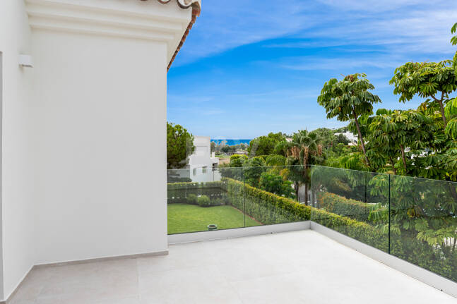 Villa contemporánea recién terminada en una ubicación privilegiada y muy solicitada