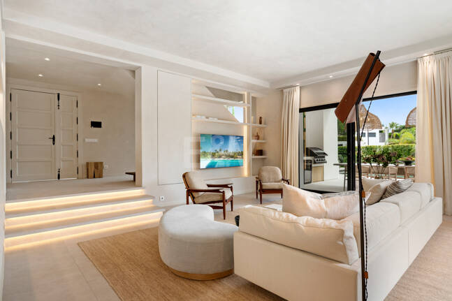 Villa contemporánea recién terminada en una ubicación privilegiada y muy solicitada