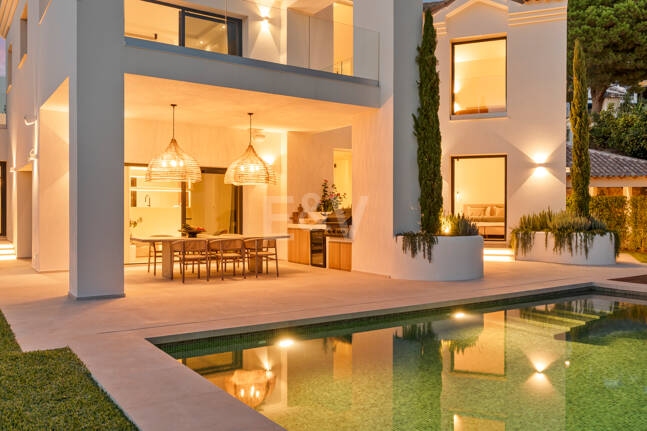 Villa contemporánea recién terminada en una ubicación privilegiada y muy solicitada