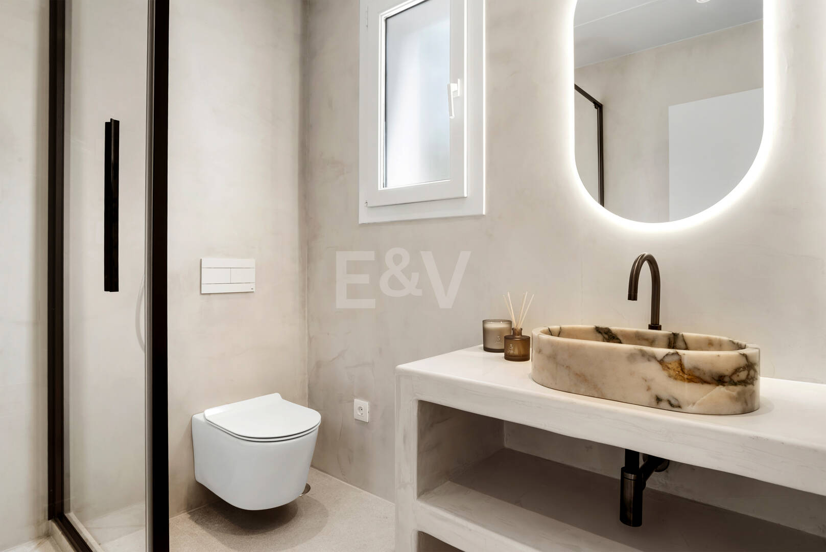 Nowo ukończone Contemporary Villa w pierwszej i wysokiej Sought- Po lokalizacji