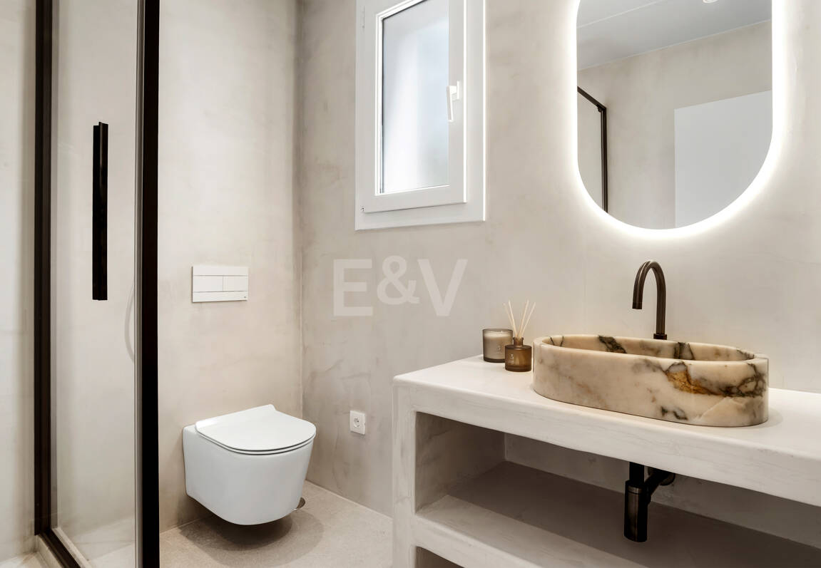 Villa contemporánea recién terminada en una ubicación privilegiada y muy solicitada