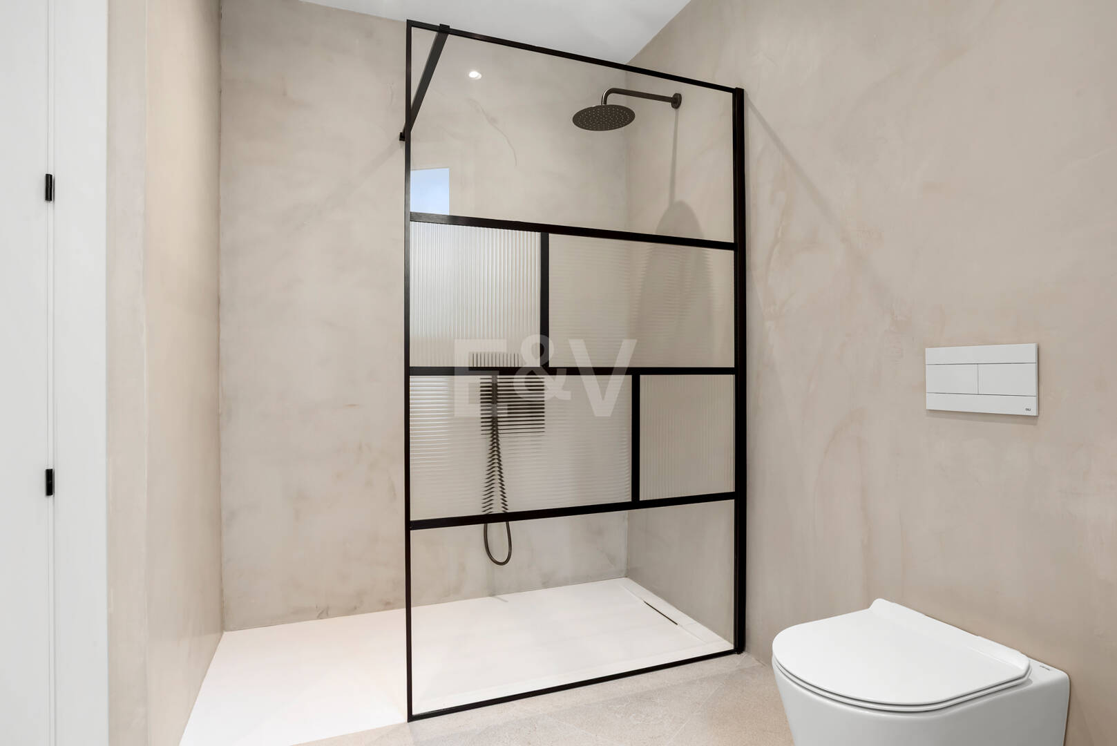 Nowo ukończone Contemporary Villa w pierwszej i wysokiej Sought- Po lokalizacji