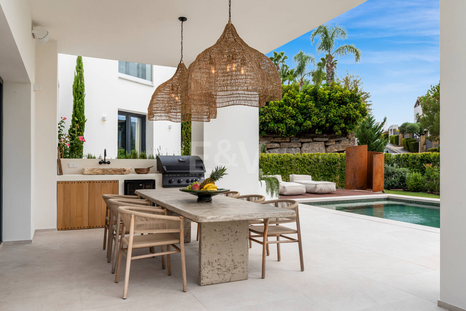 Villa contemporánea recién terminada en una ubicación privilegiada y muy solicitada