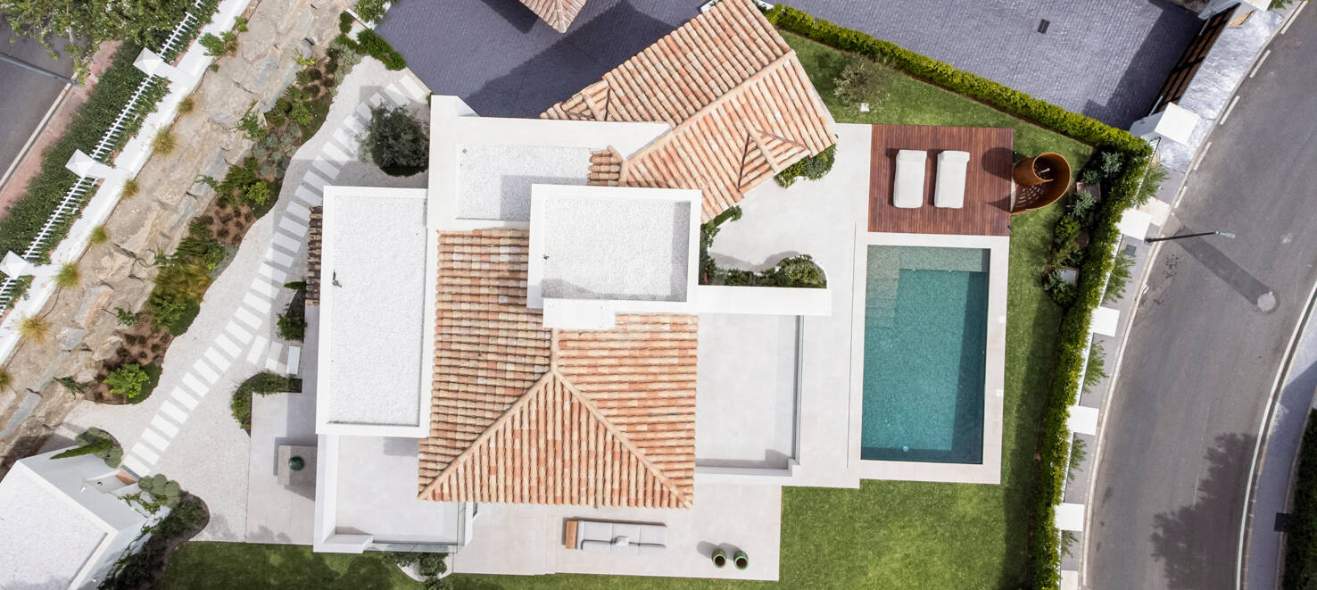 Neu fertiggestellte, zeitgenössische Villa in erstklassiger und begehrter Lage