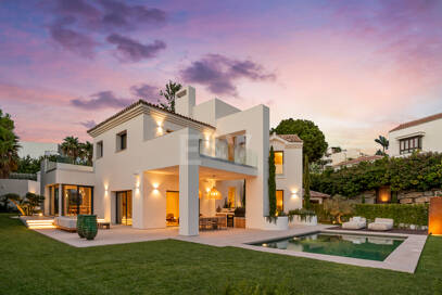 Villa contemporánea recién terminada en una ubicación privilegiada y muy solicitada