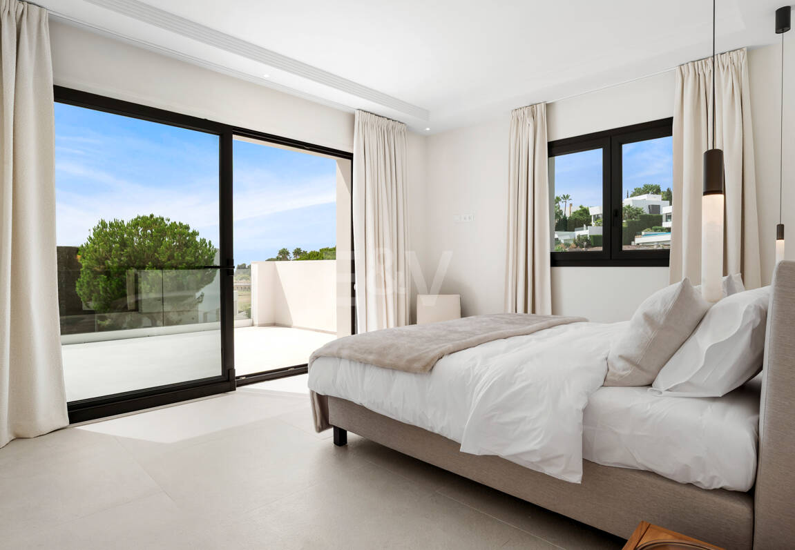 Villa contemporánea recién terminada en una ubicación privilegiada y muy solicitada