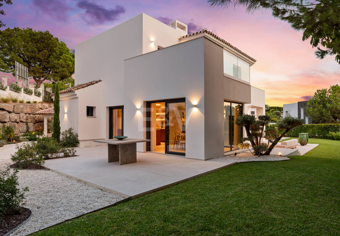 Villa contemporánea recién terminada en una ubicación privilegiada y muy solicitada