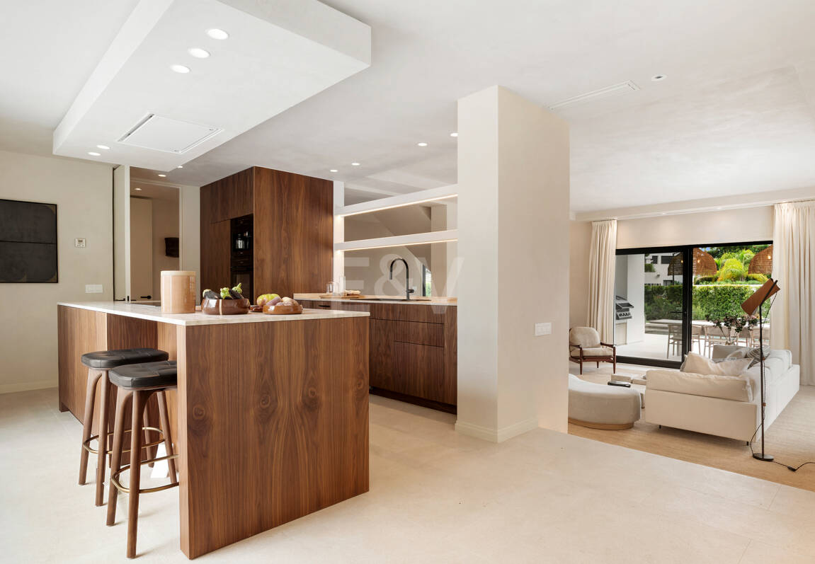 Villa contemporánea recién terminada en una ubicación privilegiada y muy solicitada