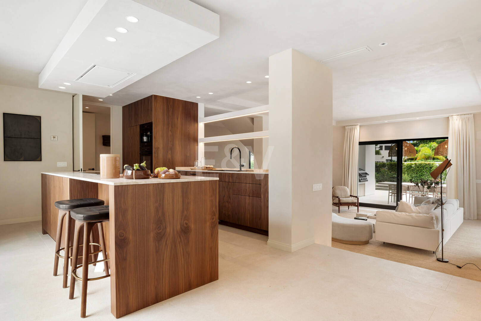 Villa contemporánea recién terminada en una ubicación privilegiada y muy solicitada