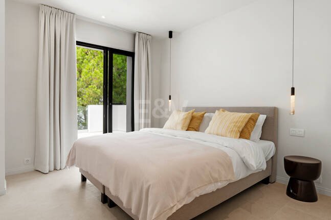 Villa contemporánea recién terminada en una ubicación privilegiada y muy solicitada