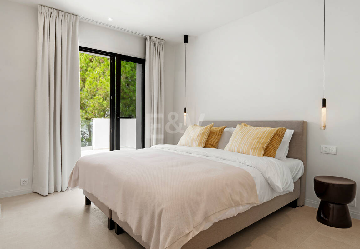 Villa contemporánea recién terminada en una ubicación privilegiada y muy solicitada