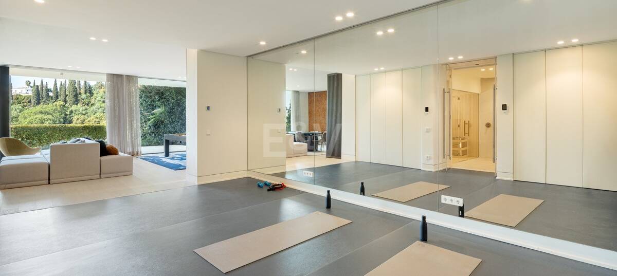 Moderne Luxusvilla mit Panoramablick auf das Meer in La Quinta