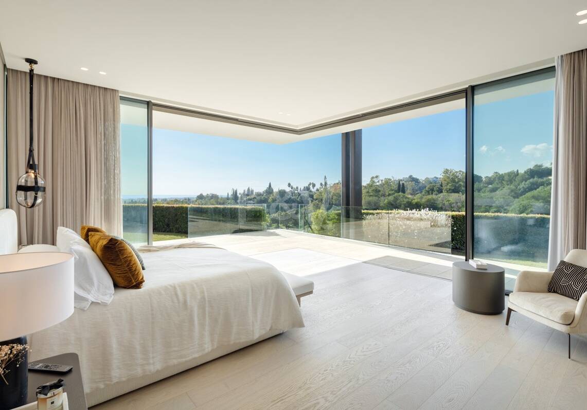 Contemporary Luxury Villa with Panoramic Sea Views in El Herrojo, La Quinta