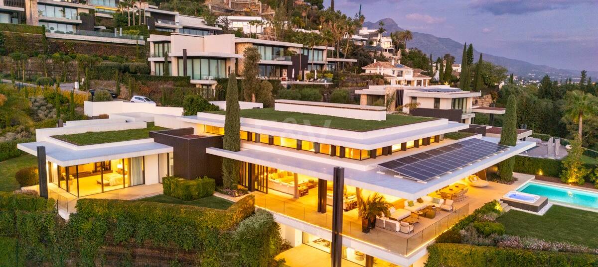 Moderne Luxusvilla mit Panoramablick auf das Meer in La Quinta