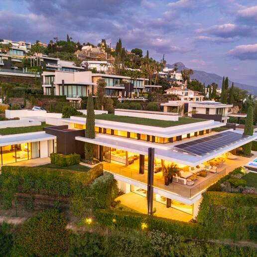 Moderne Luxusvilla mit Panoramablick auf das Meer in La Quinta