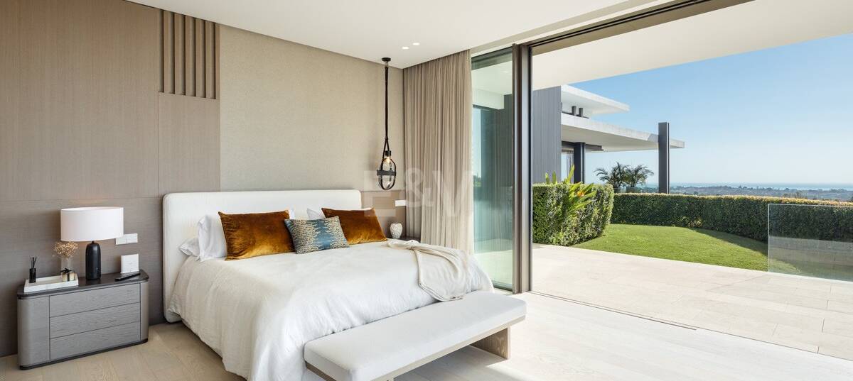 Moderne Luxusvilla mit Panoramablick auf das Meer in La Quinta