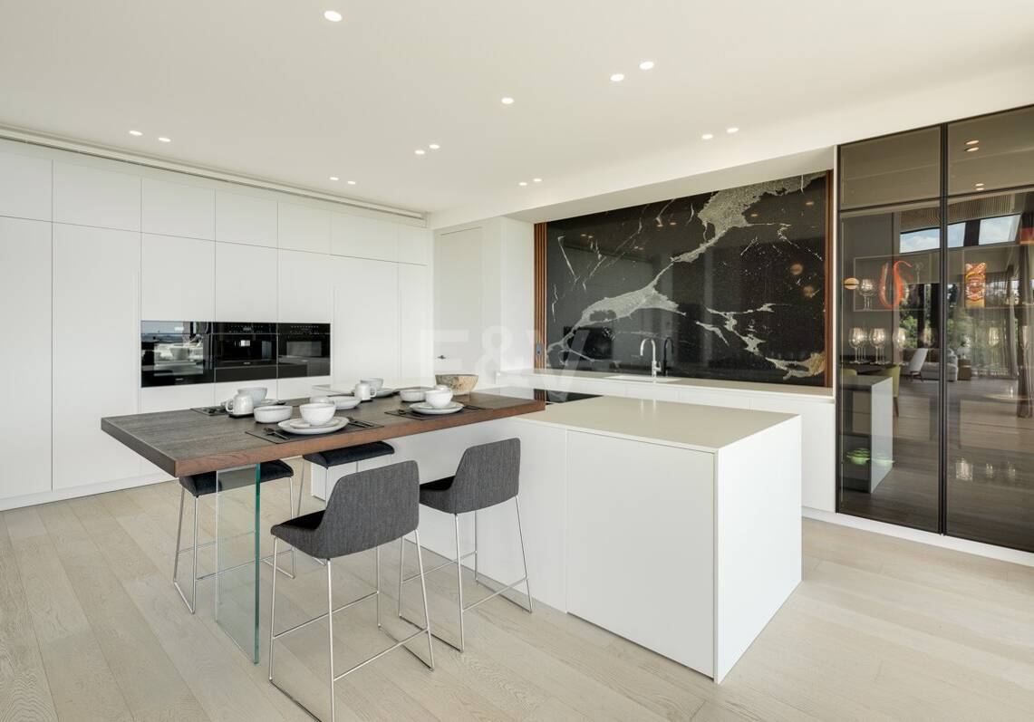 Contemporary Luxury Villa with Panoramic Sea Views in El Herrojo, La Quinta