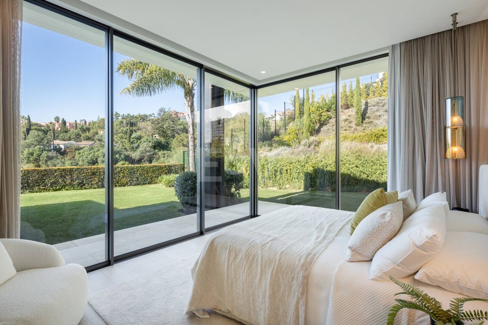 Villa de lujo contemporánea con vistas panorámicas al mar en La Quinta