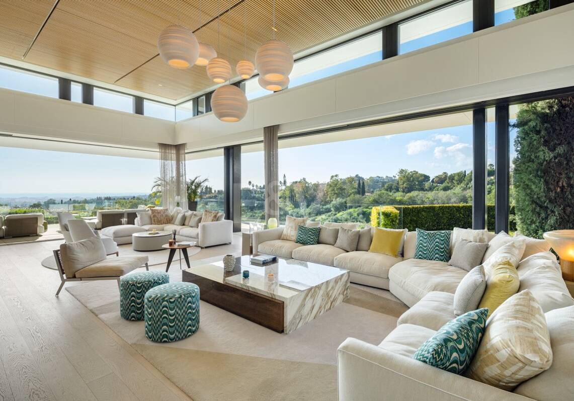 Contemporary Luxury Villa with Panoramic Sea Views in El Herrojo, La Quinta
