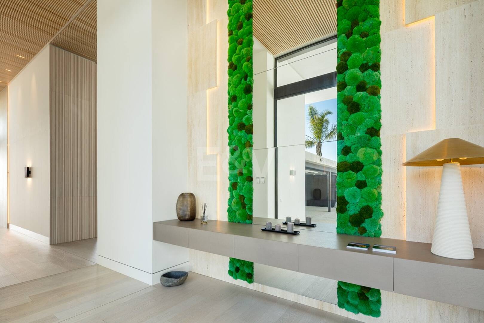 Villa de lujo contemporánea con vistas panorámicas al mar en La Quinta