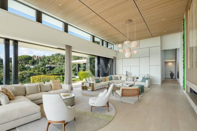 Contemporary Luxury Villa with Panoramic Sea Views in La Quinta