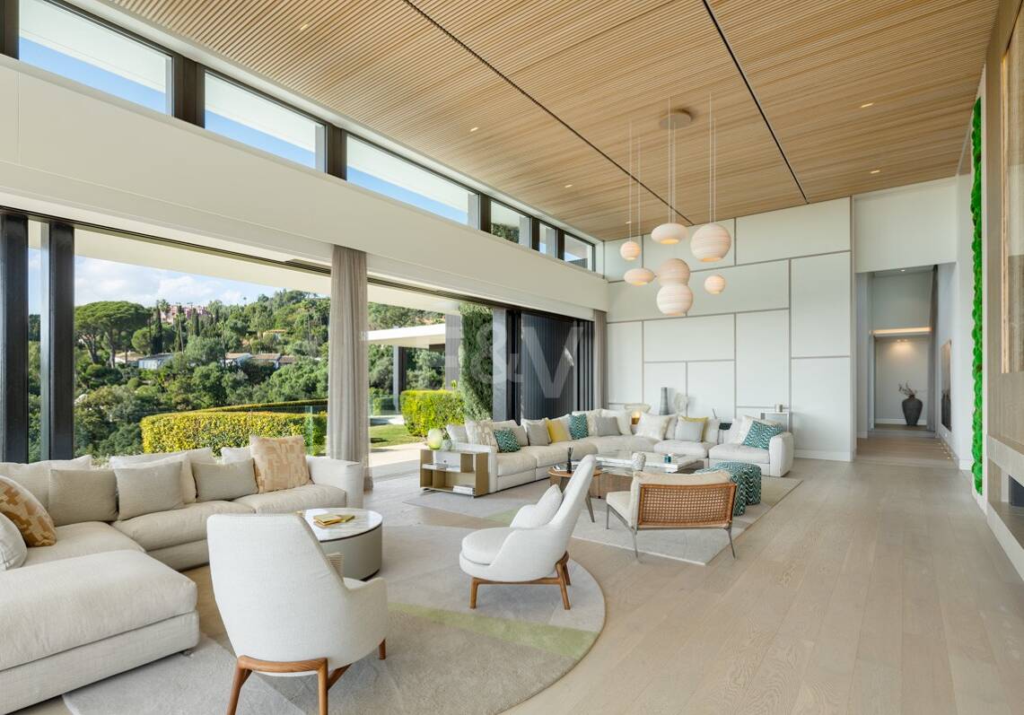 Contemporary Luxury Villa with Panoramic Sea Views in El Herrojo, La Quinta