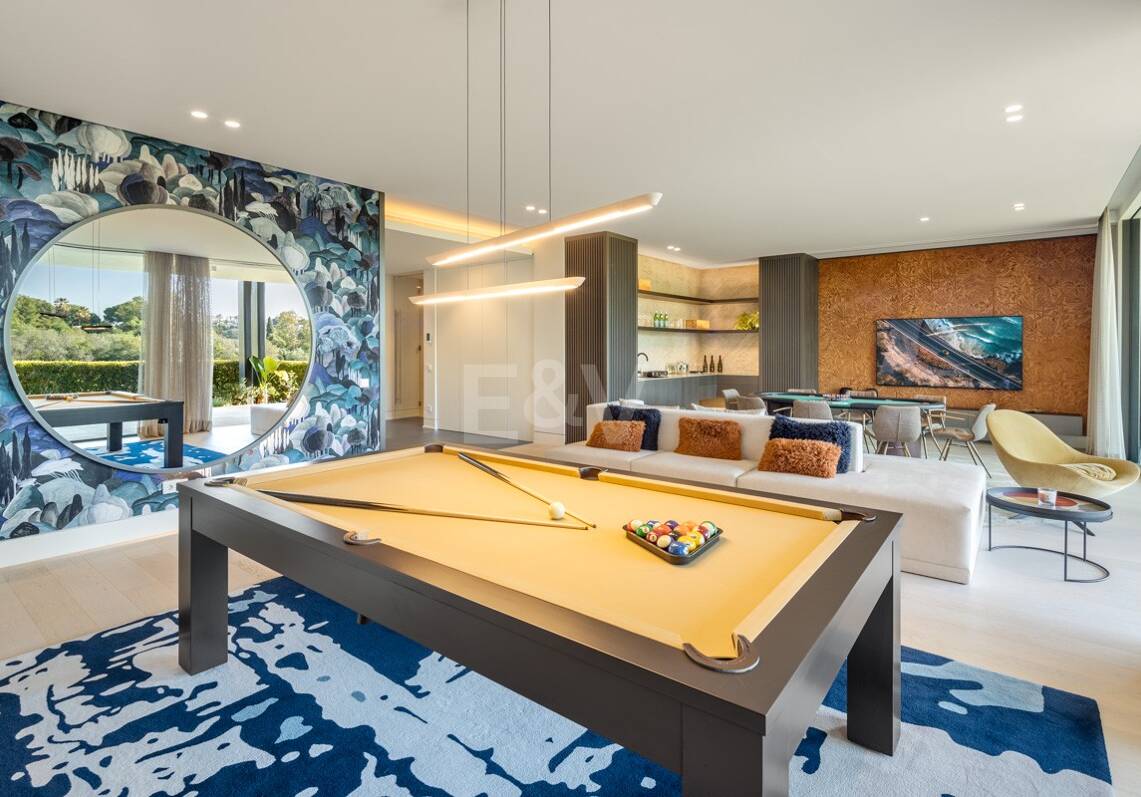 Contemporary Luxury Villa with Panoramic Sea Views in El Herrojo, La Quinta