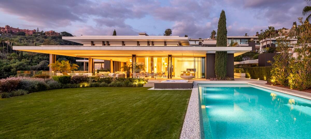 Moderne Luxusvilla mit Panoramablick auf das Meer in La Quinta