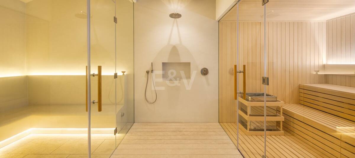 Moderne Luxusvilla mit Panoramablick auf das Meer in La Quinta