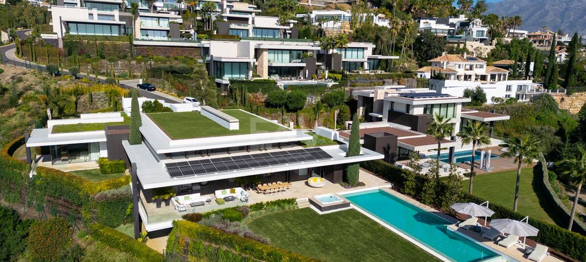 Moderne Luxusvilla mit Panoramablick auf das Meer in La Quinta