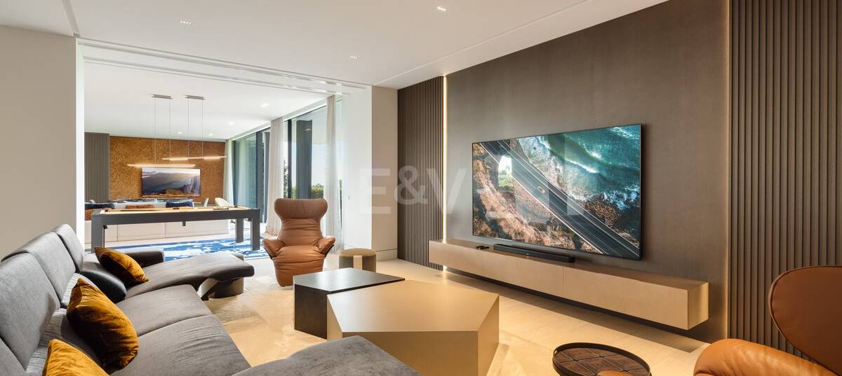 Moderne Luxusvilla mit Panoramablick auf das Meer in La Quinta