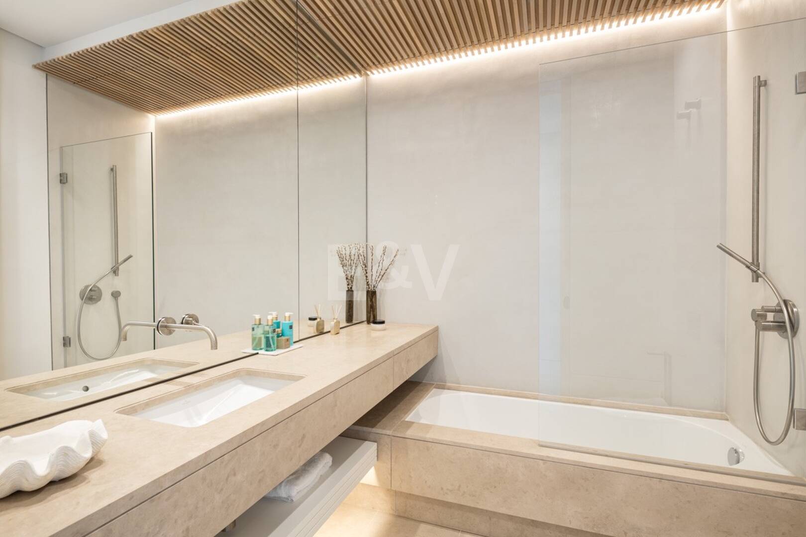 Villa de lujo contemporánea con vistas panorámicas al mar en La Quinta