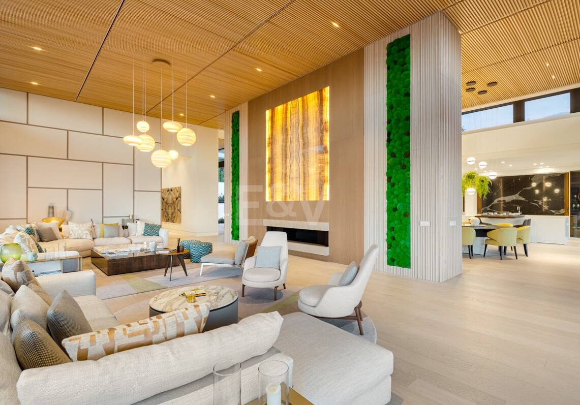 Contemporary Luxury Villa with Panoramic Sea Views in El Herrojo, La Quinta