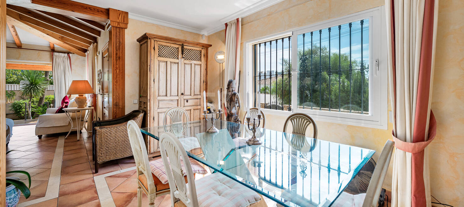 Andalusian Family Home with Walking Distance to the Beach