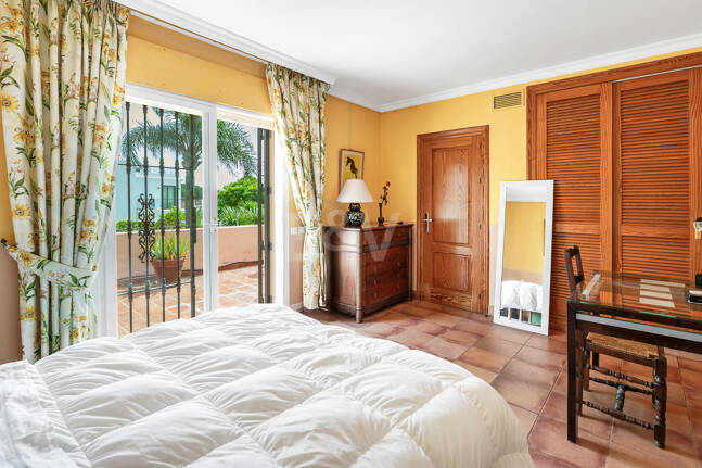 Casa familiar de estilo andaluz a poca distancia de la playa