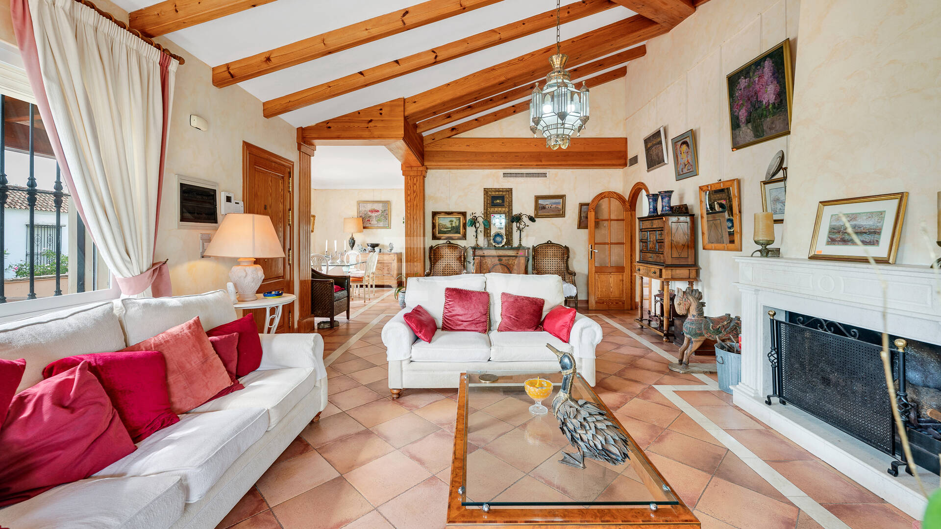 Casa familiar de estilo andaluz a poca distancia de la playa